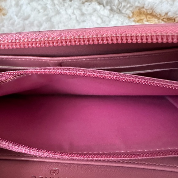 Pink long Chanel wallet - Picture 5 of 10